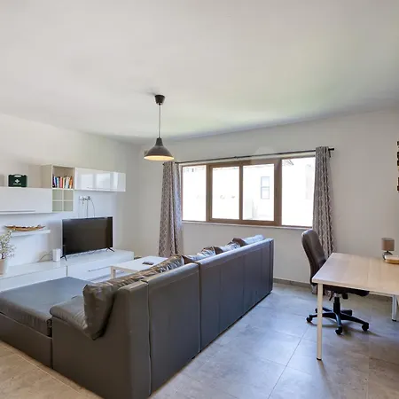 公寓 3 Bedroom With Balcony And Rotunda View *