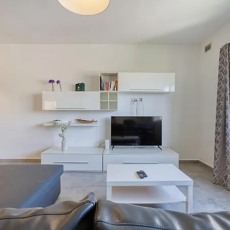 3 Bedroom With Balcony And Rotunda View 公寓