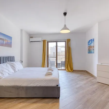 3 Bedroom With Balcony And Rotunda View 莫斯塔