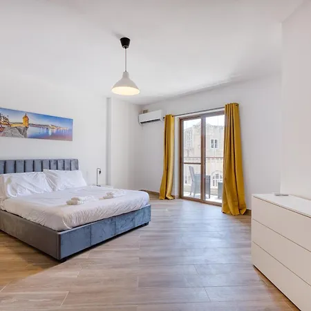 公寓 3 Bedroom With Balcony And Rotunda View