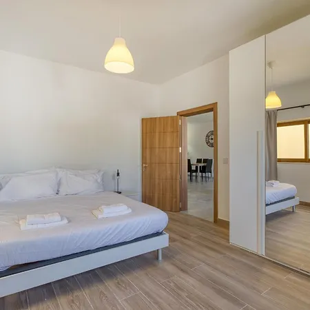 3 Bedroom With Balcony And Rotunda View 莫斯塔