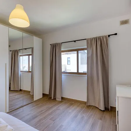 公寓 3 Bedroom With Balcony And Rotunda View *