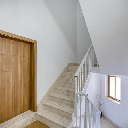 3 Bedroom With Balcony And Rotunda View 公寓